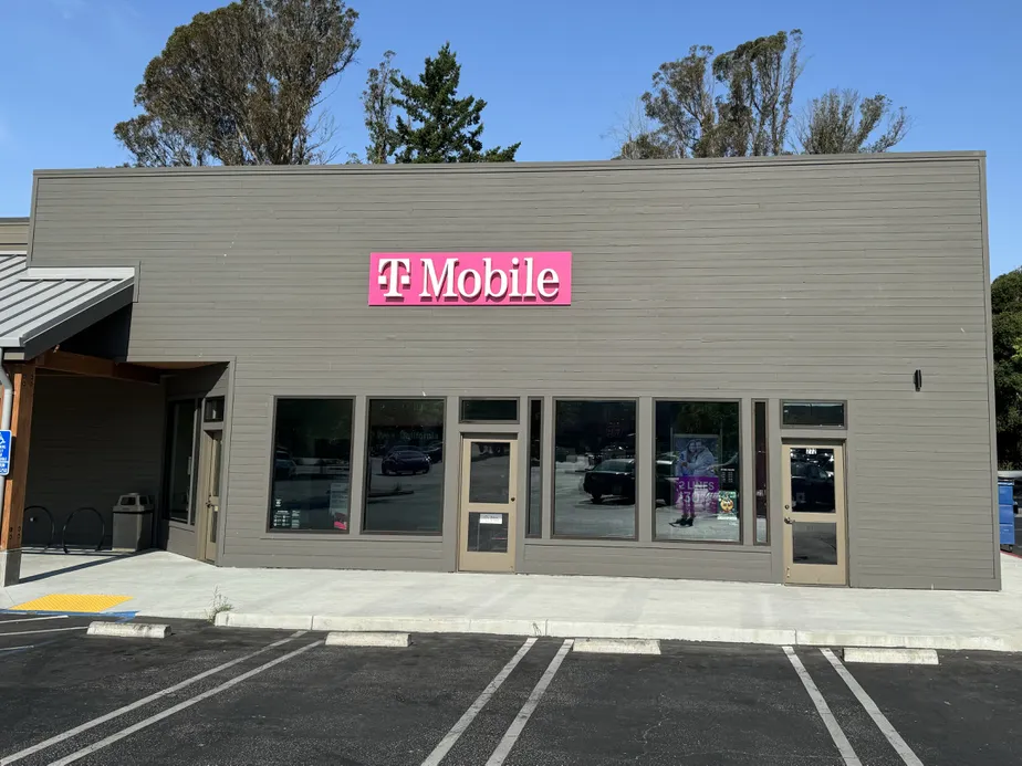 Foto del exterior de la tienda T-Mobile en Scotts Valley Square, Scotts Valley, CA