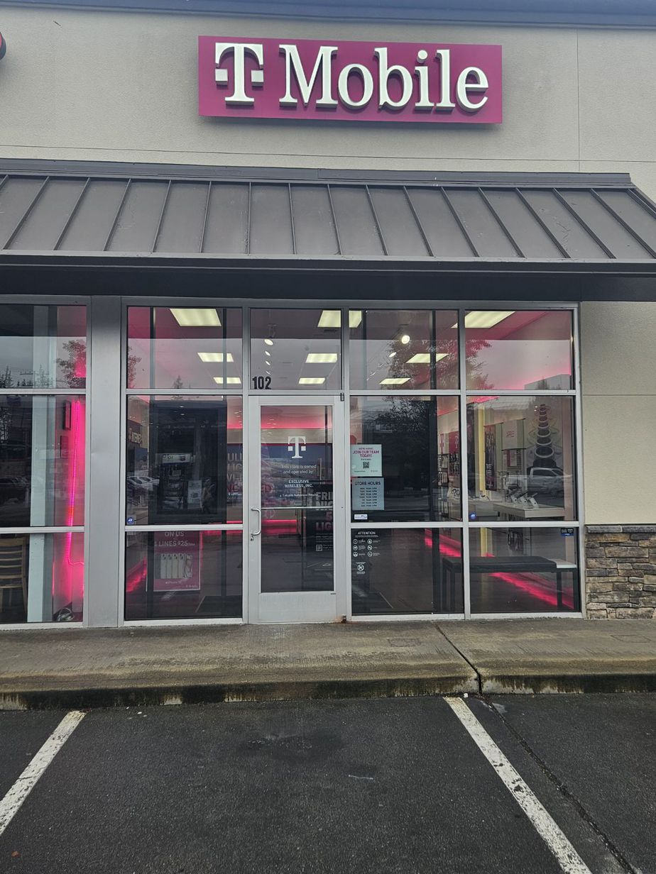 Exterior photo of T-Mobile Store at 267th & 72nd, Stanwood, WA