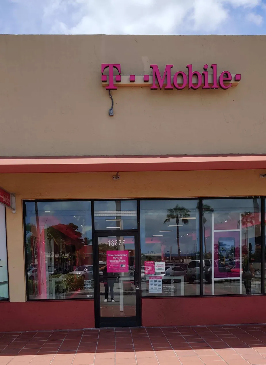 Exterior photo of T-Mobile store at Sw 117th Ave & Quail Roost Dr, Miami, FL