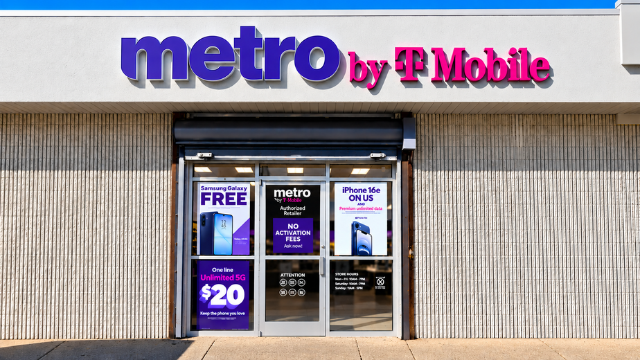 Metro by T-Mobile 1130 W Bancroft St - 1130 W Bancroft St 