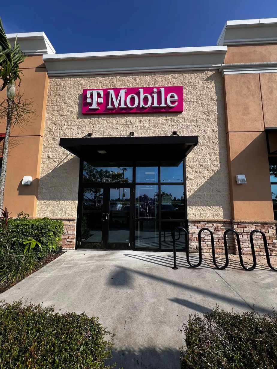  Exterior photo of T-Mobile Store at Pine Island Rd & Hibscus Dr, Cape Coral, FL 