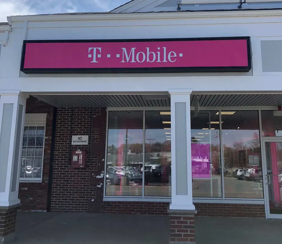  Exterior photo of T-Mobile store at Snow Rd & Stratton, Marshfield, MA 
