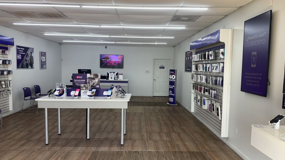 Metro by T-Mobile 32823 FM 2978 Rd - 32823 FM 2978 Rd