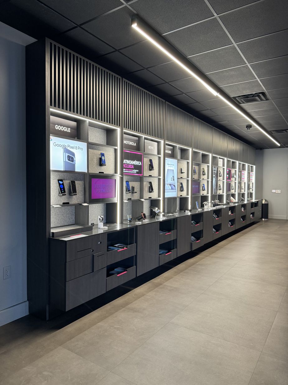 Interior photo of T-Mobile Store at Del Mar Plaza, Laredo, TX
