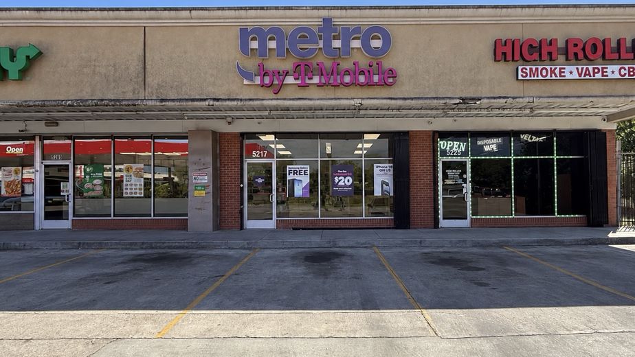 Metro by T-Mobile 5217 LOCKWOOD DR - 5217 LOCKWOOD DR 