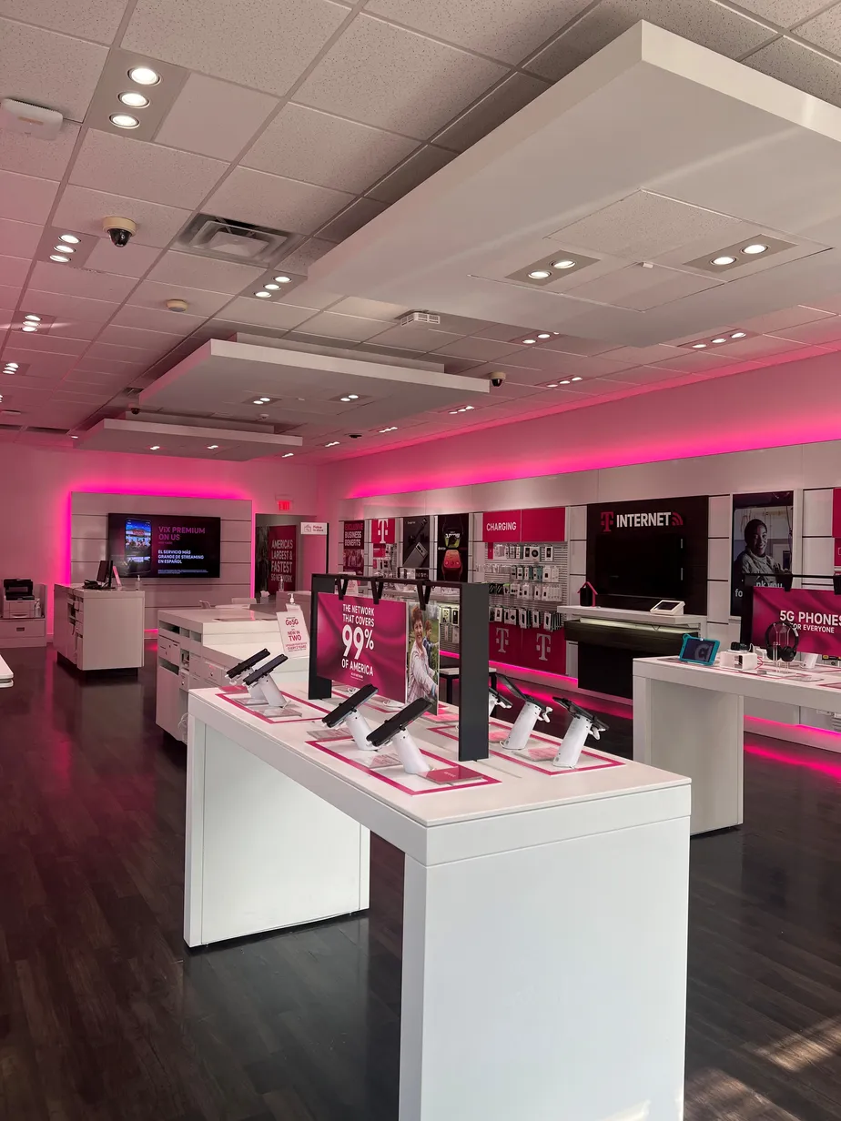  Interior photo of T-Mobile Store at Hwy 77 & Indian Drive, Waxahachie, TX 