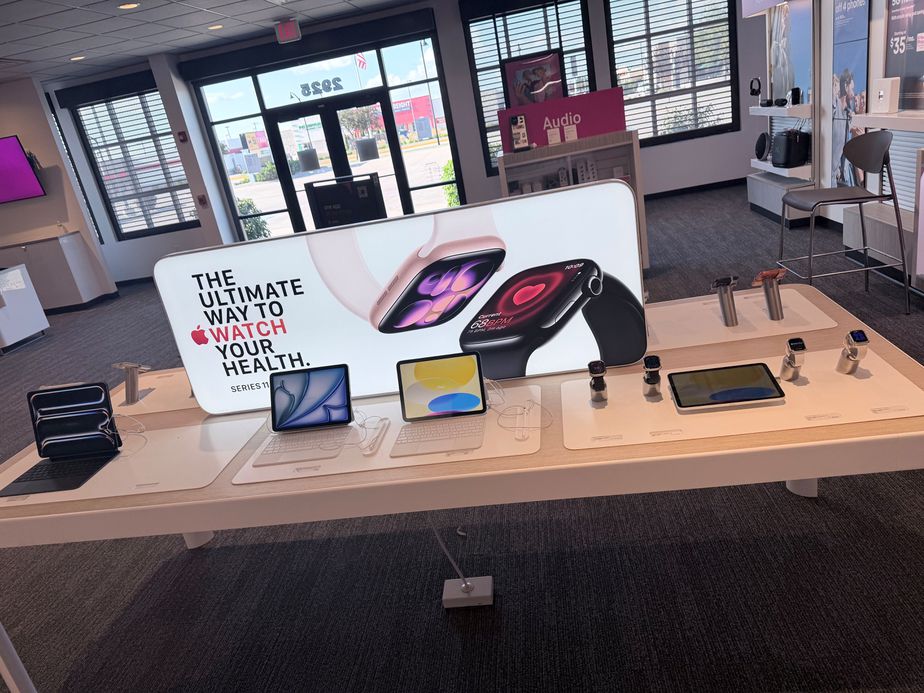 T-Mobile 5th Ave S & S 29th St - 2925 5th Ave S 