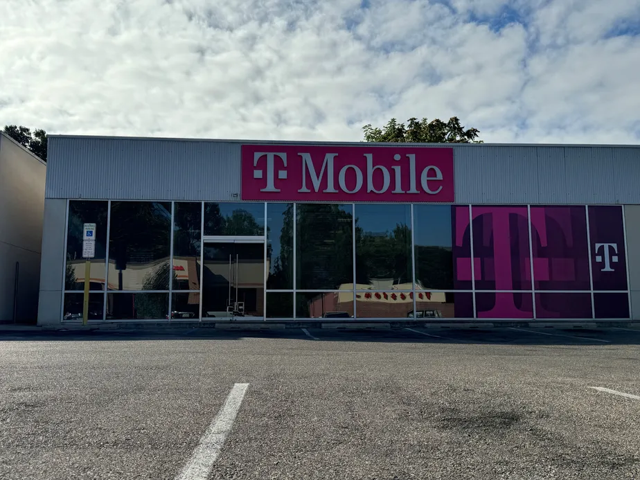  Exterior photo of T-Mobile Store at City Ave & Bryn Mawr Ave, Philadelphia, PA 