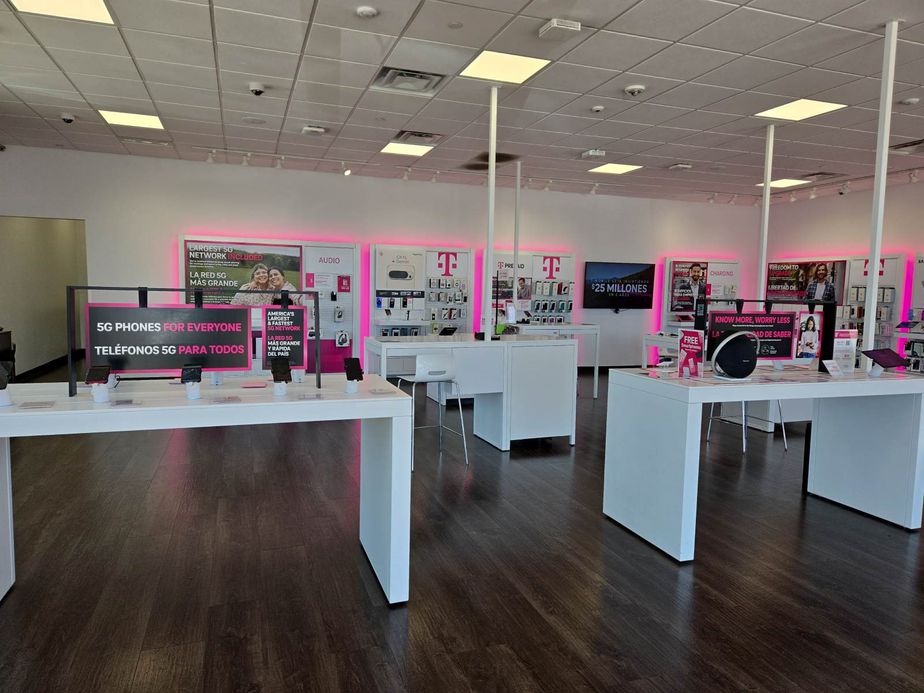 Interior photo of T-Mobile Store at US Hwy 75 & Town Ctr, Sherman, TX