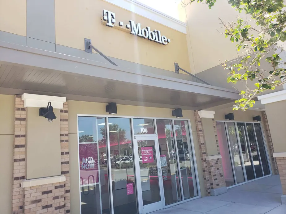 Exterior photo of T-Mobile store at Se Maricamp & Midway Road, Ocala, FL