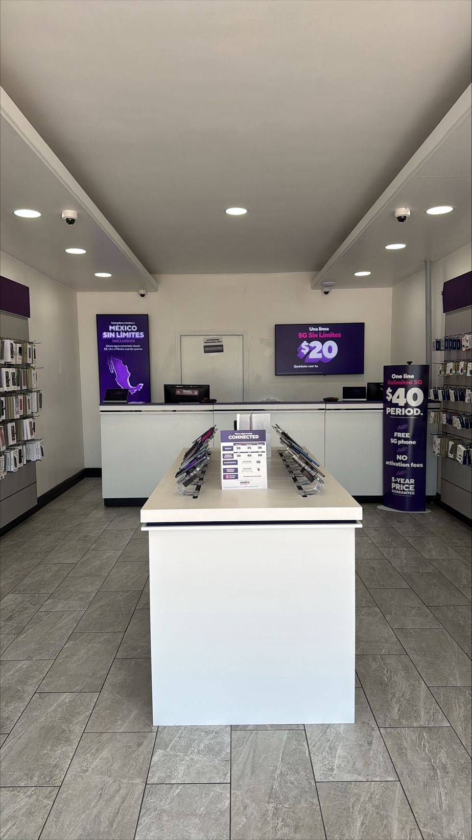 Metro by T-Mobile 12025 Seminole Blvd - 12025 Seminole Blvd 