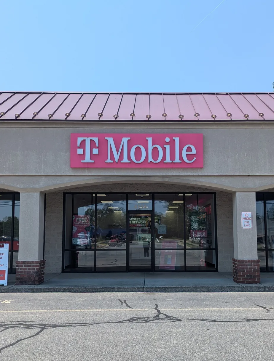  Exterior photo of T-Mobile Store at Halifax Rd & Greens Folly Rd, South Boston, VA 