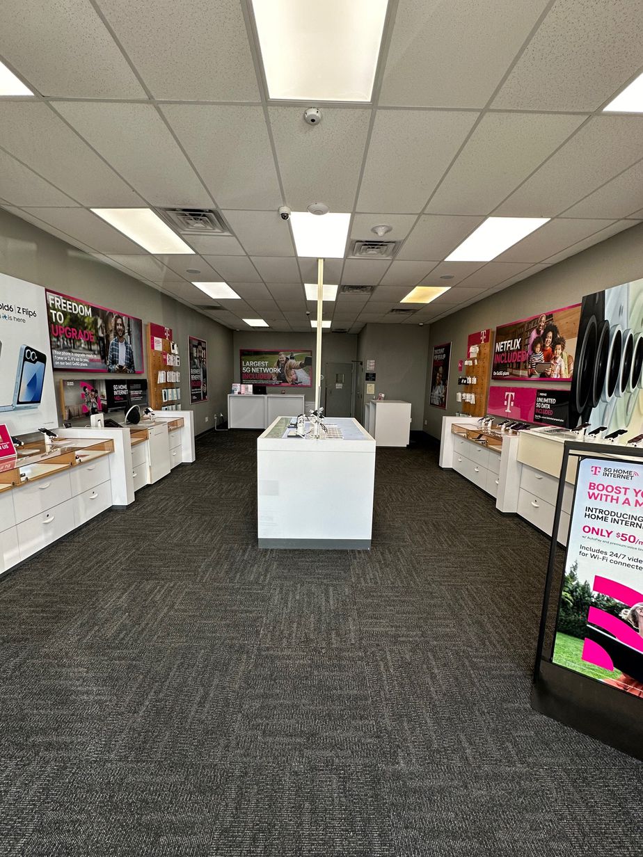 Interior photo of T-Mobile Store at US Hwy 281 & Trade St, Marble Falls, TX