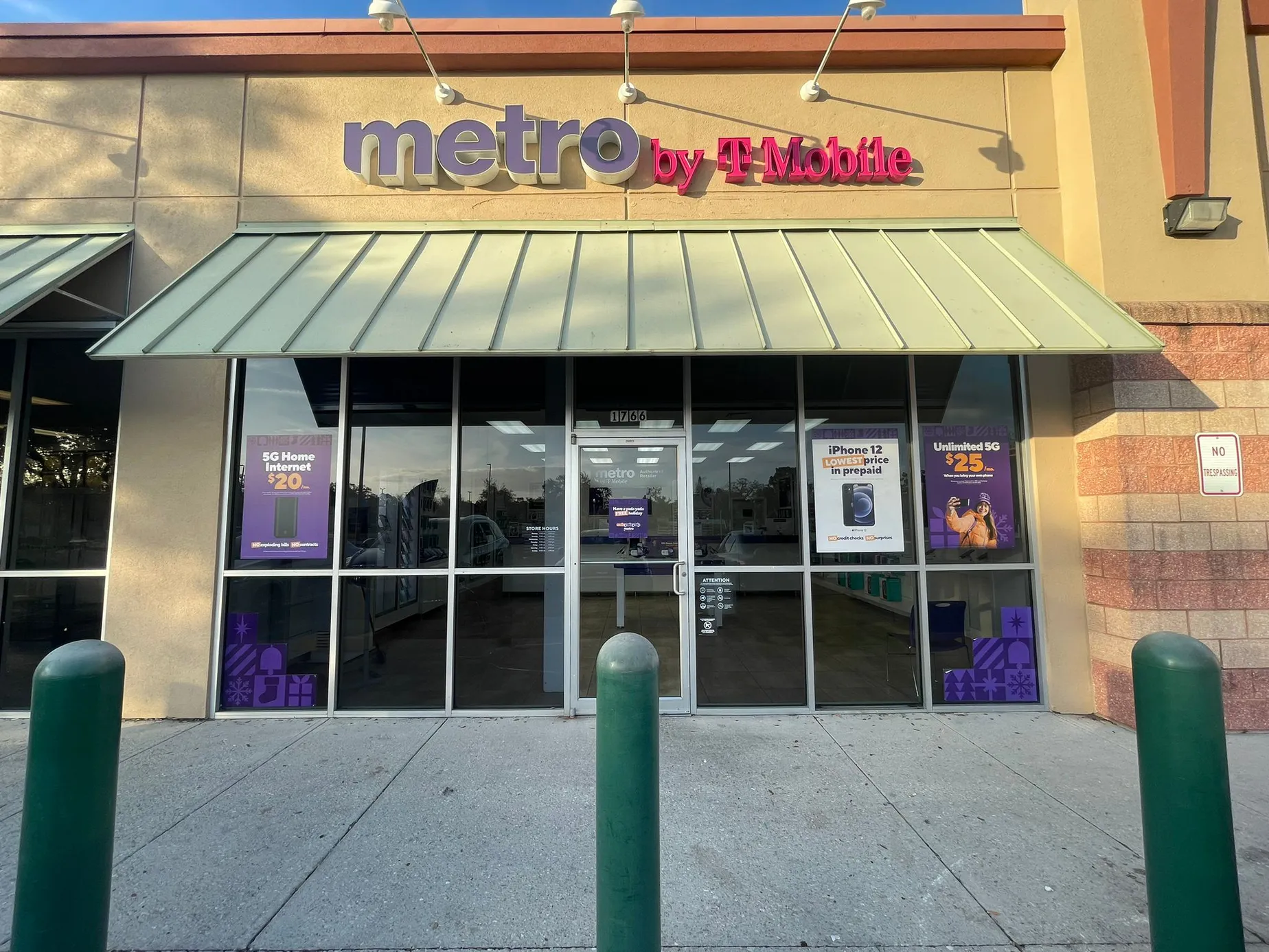 Metro by TMobile 1766 22nd St S St Petersburg, FL