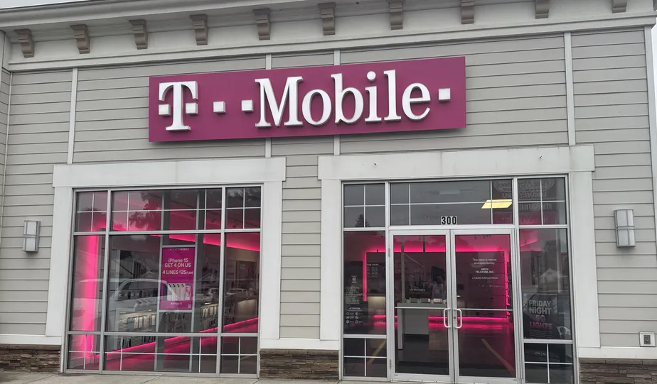  Exterior photo of T-Mobile Store at Main & Lewiston, Batavia, NY 