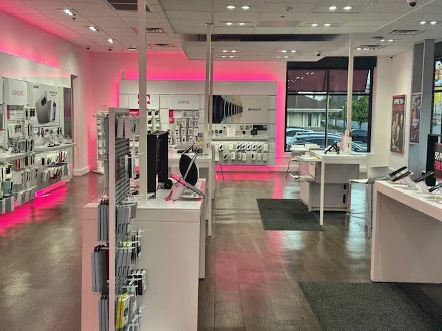  Interior photo of T-Mobile Store at Route 42 & Clements Bridge Rd, Deptford, NJ 
