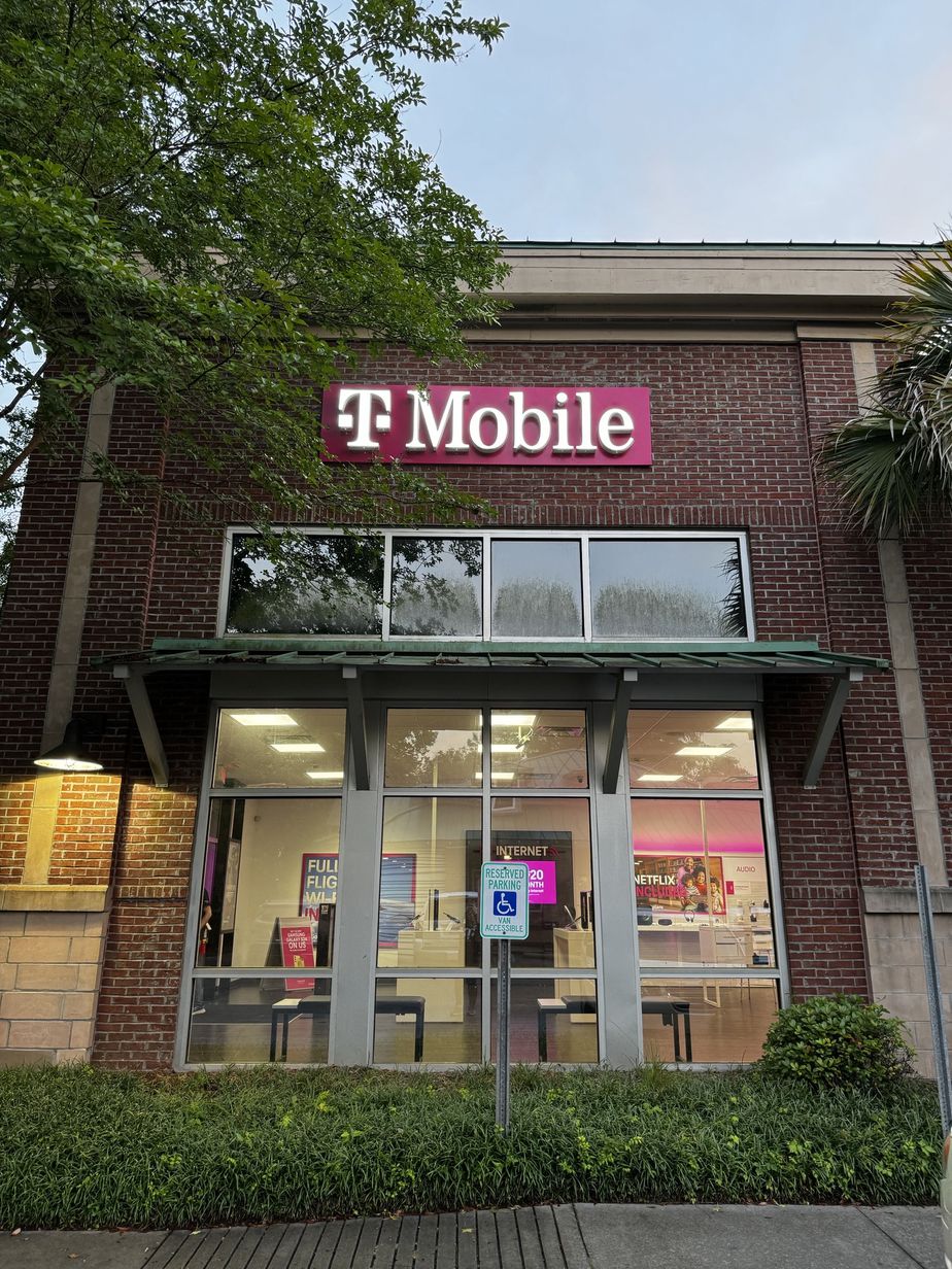 Exterior photo of T-Mobile Store at Brickyard, Mt. Pleasant, SC