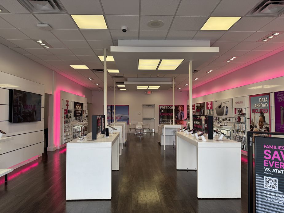 Interior photo of T-Mobile Store at Fm 518 & Walnut Dr, Pearland, TX