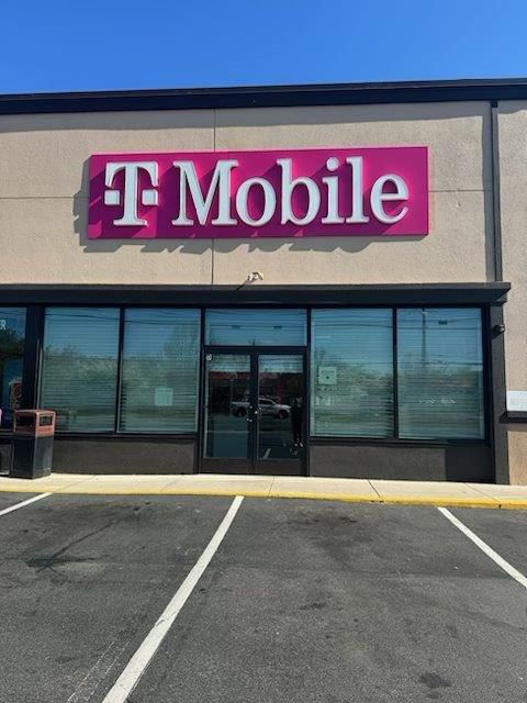 Exterior photo of T-Mobile Store at North Olden Ave Plaza, Ewing, NJ
