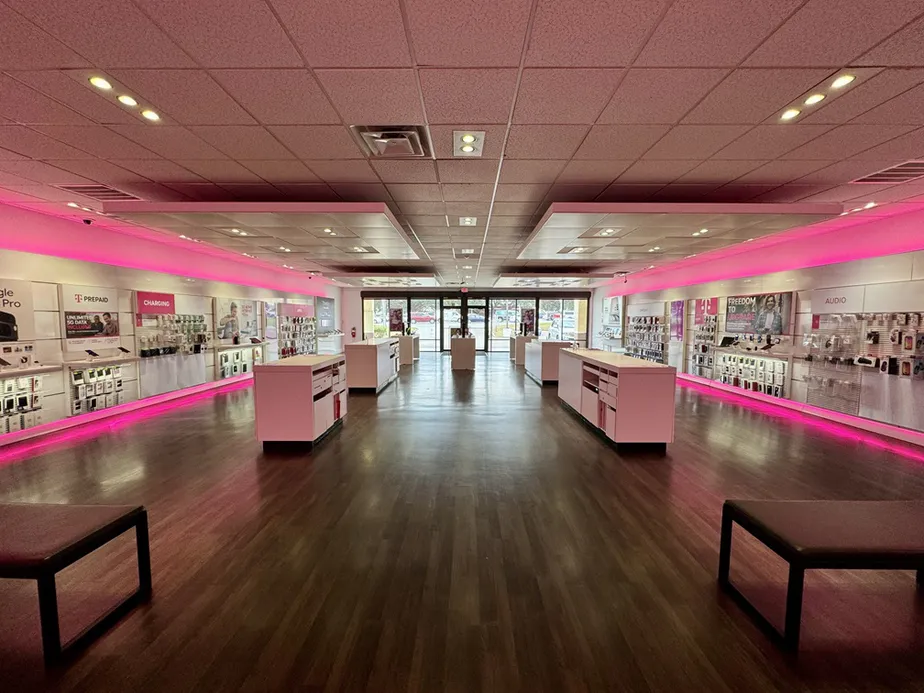  Interior photo of T-Mobile Store at Wells & Blanding, Orange Park, FL 