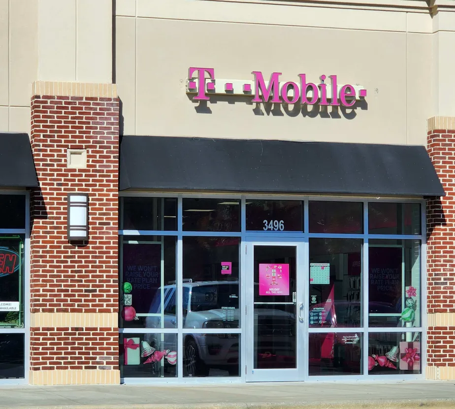  Exterior photo of T-Mobile Store at US-17 and Harris Trail Rd, Richmond Hill, GA 