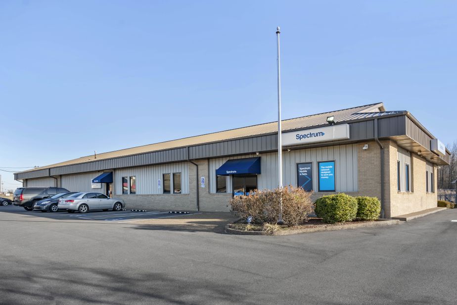 Spectrum - 250 Madison Square Dr 