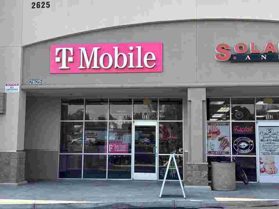 Exterior photo of T-Mobile Store at Mount Vernon Av & Mall View Rd, Bakersfield, CA