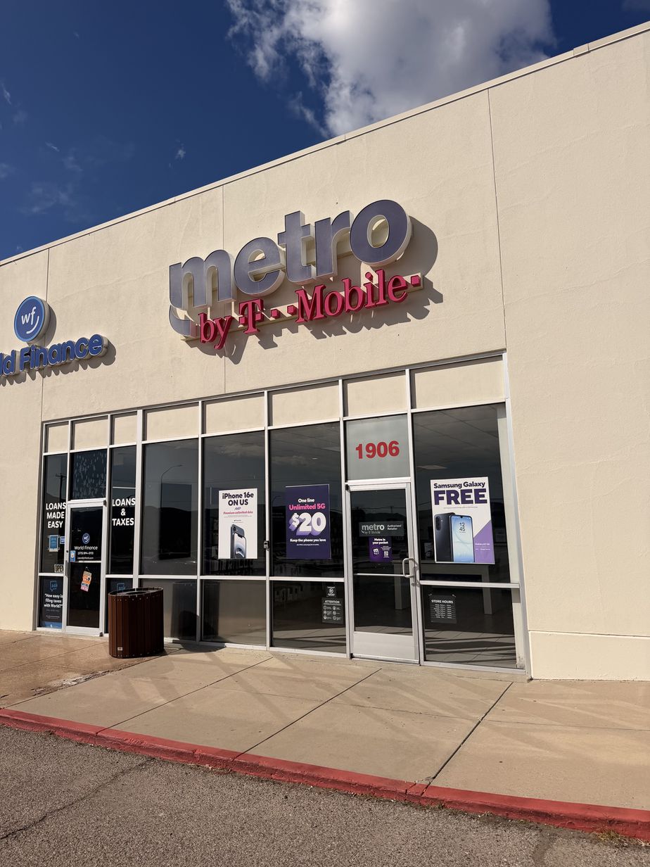 Metro by T-Mobile 1906 N Date St - 1906 N Date St 