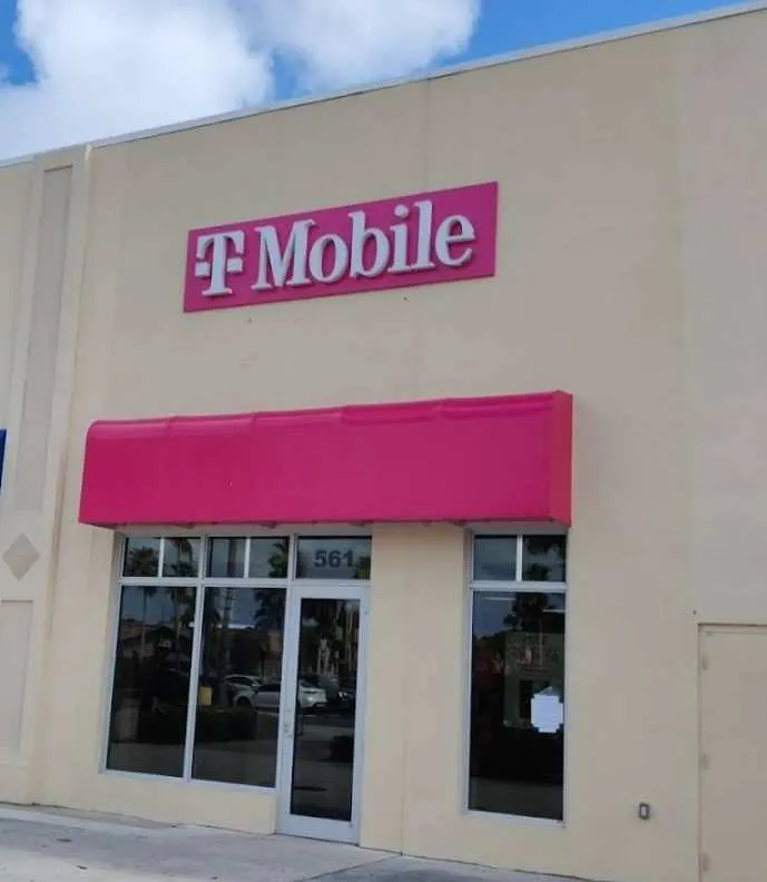 Exterior photo of T-Mobile store at Southland Mall 12, Cutler, FL
