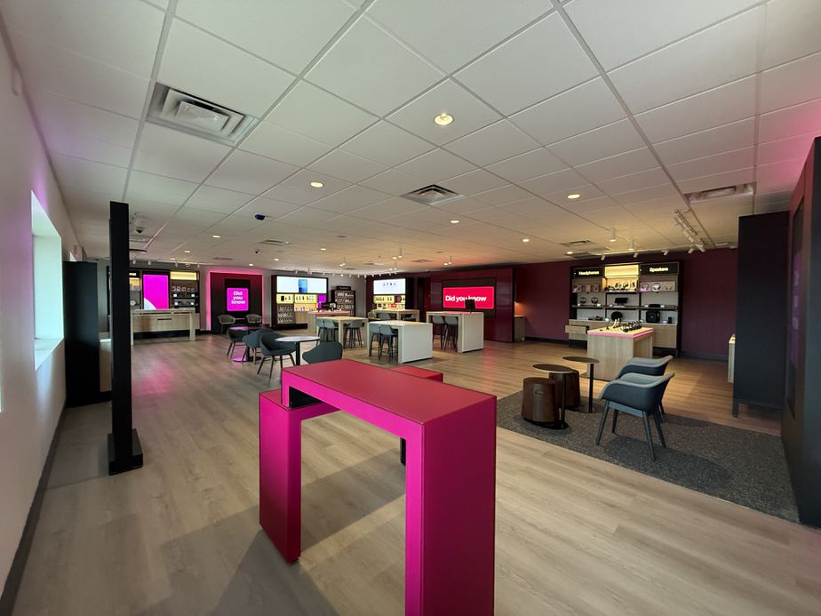  Interior photo of T-Mobile Store at West Mercury Blvd, Hampton, VA 