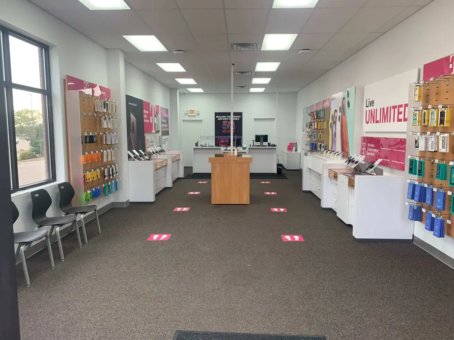 Interior photo of T-Mobile Store at Winneconne Ave & County Road Jj, Neenah, WI 