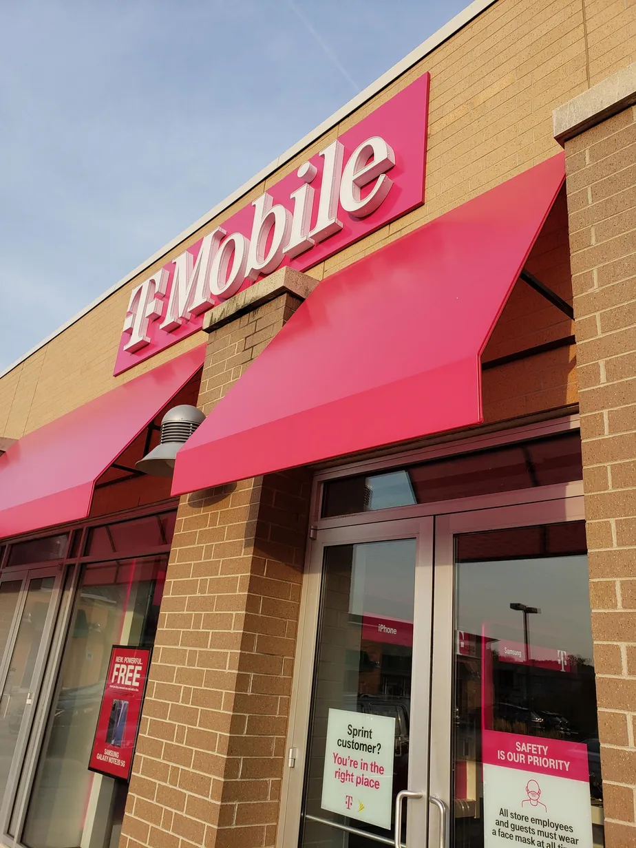  Exterior photo of T-Mobile Store at Port Washington & Silver Spring, Glendale, WI 