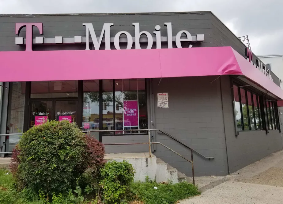 Exterior photo of T-Mobile store at Germantown Ave & Chelten Ave, Philadelphia, PA