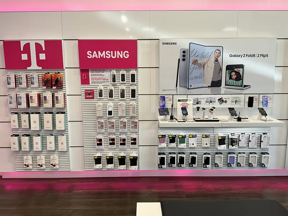  Interior photo of T-Mobile Store at Whittier & Montebello Blvd, Montebello, CA 