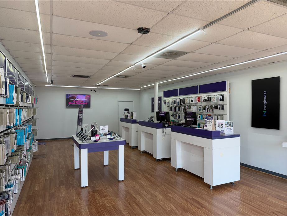 Metro by T-Mobile 11102 Briar Forest Dr - 11102 Briar Forest Dr 