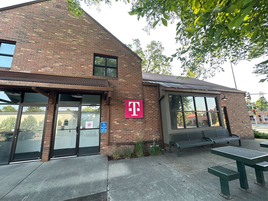 Exterior photo of T-Mobile Store at Main & N 7th St, Bozeman, MT