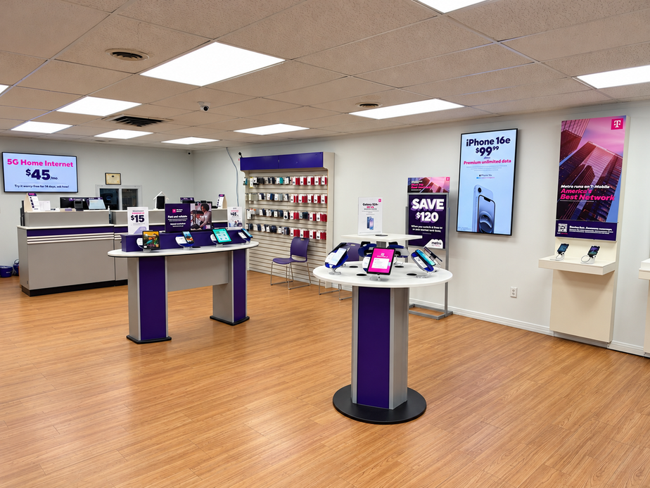 Metro by T-Mobile 4958 Springboro Pike - 4958 Springboro Pike 