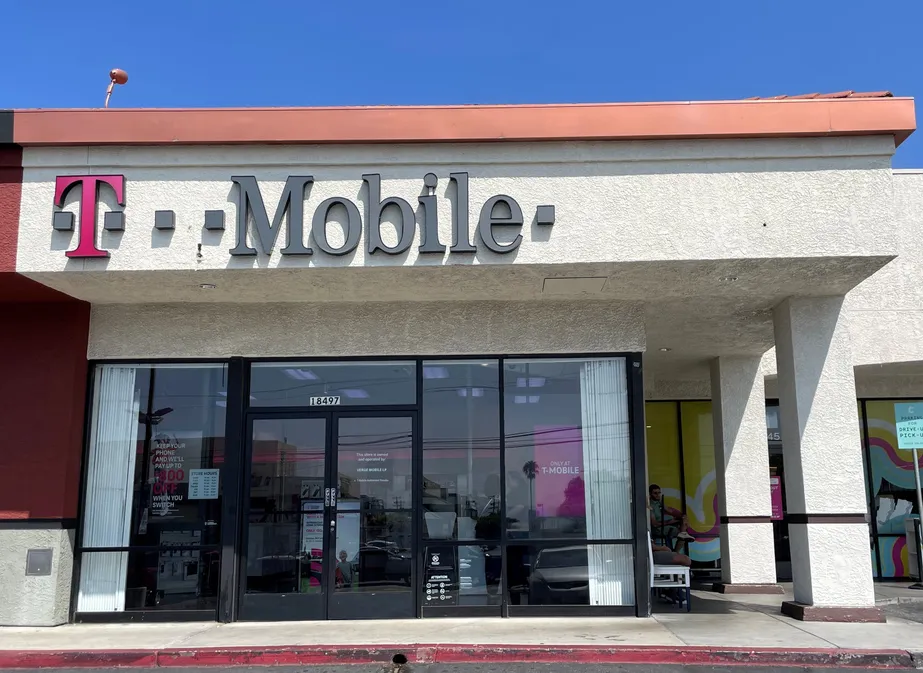  Exterior photo of T-Mobile Store at University Plaza, Northridge, CA 