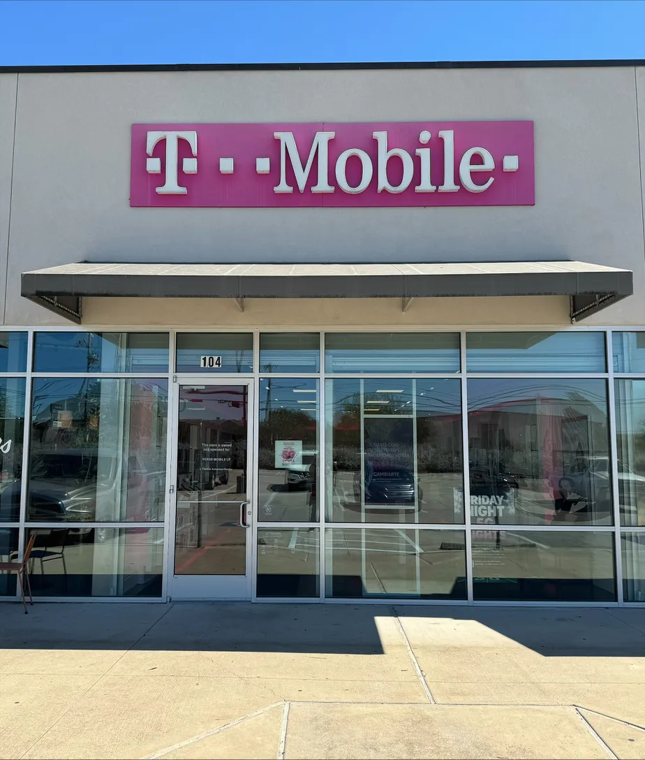  Exterior photo of T-Mobile Store at Wonder World Dr & Corporate Dr, San Marcos, TX 