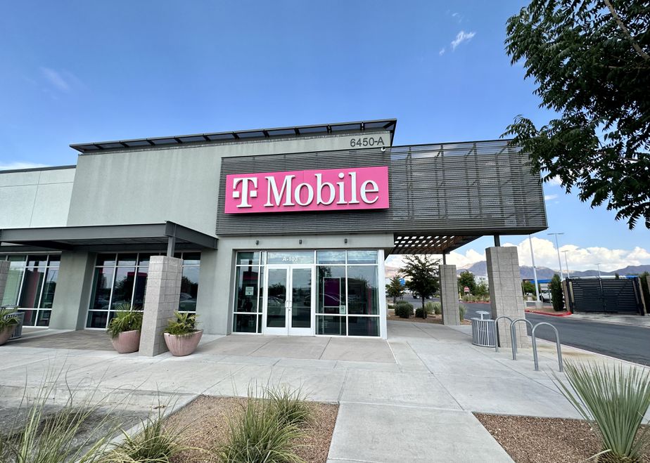 T-Mobile I10 & Paseo Del Norte