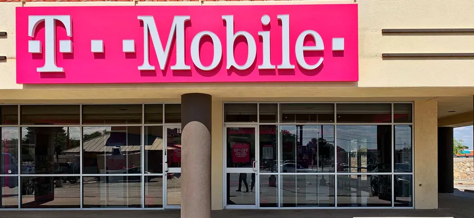 Exterior photo of T-Mobile store at George Dieter, El Paso, TX