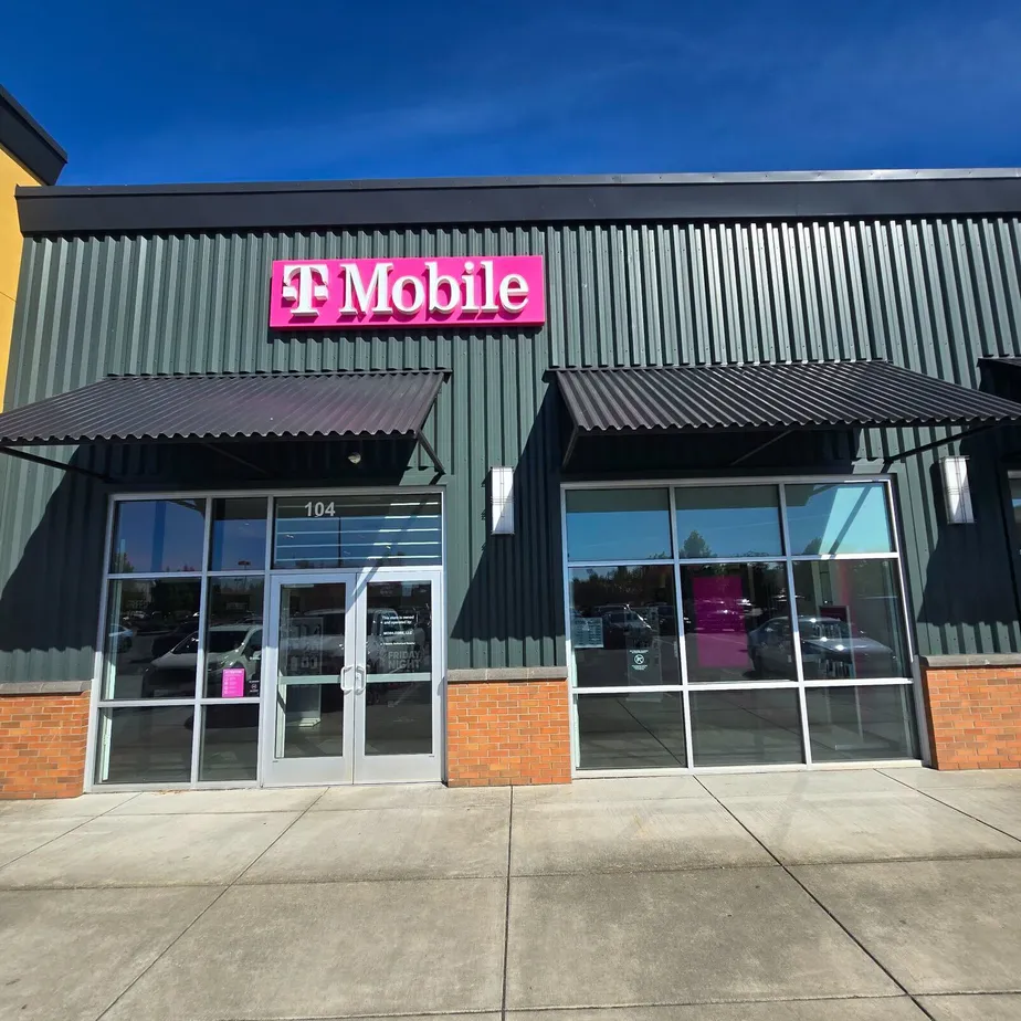  Exterior photo of T-Mobile Store at Smokey Point, Marysville, WA 