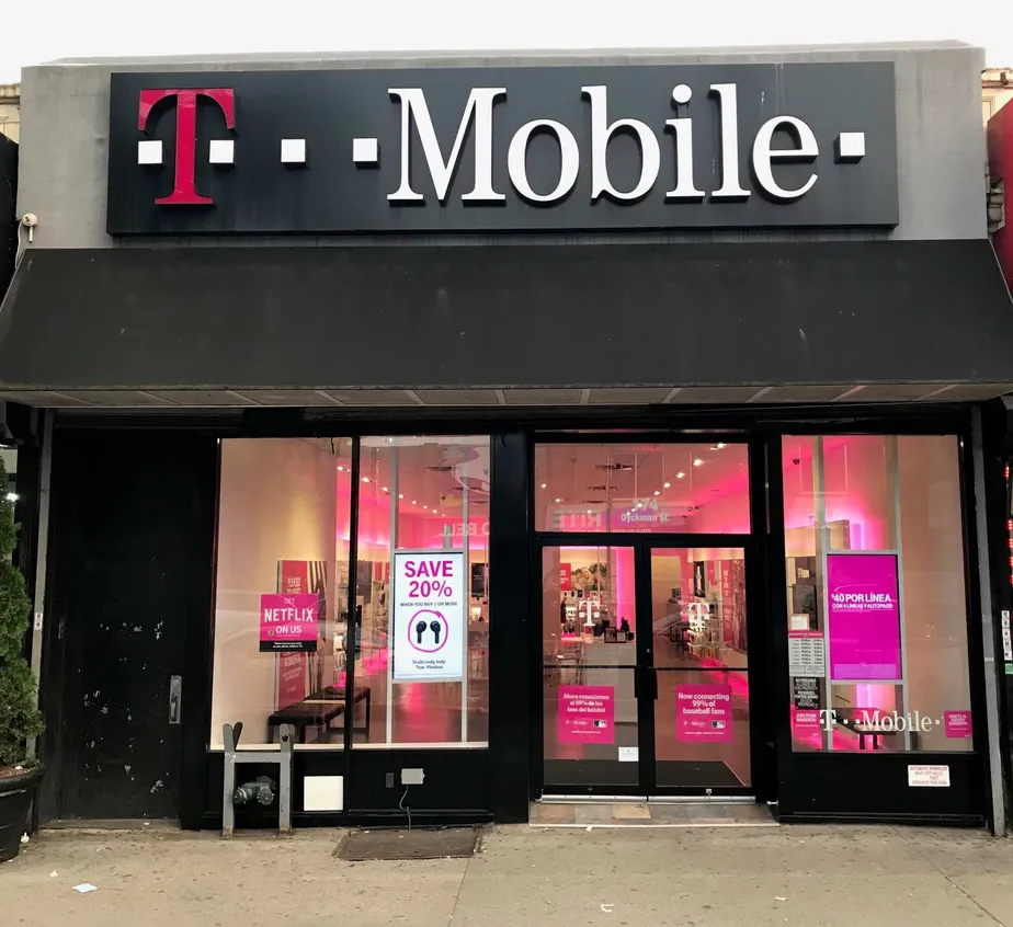 Exterior photo of T-Mobile store at Dyckman & Broadway, New York, NY