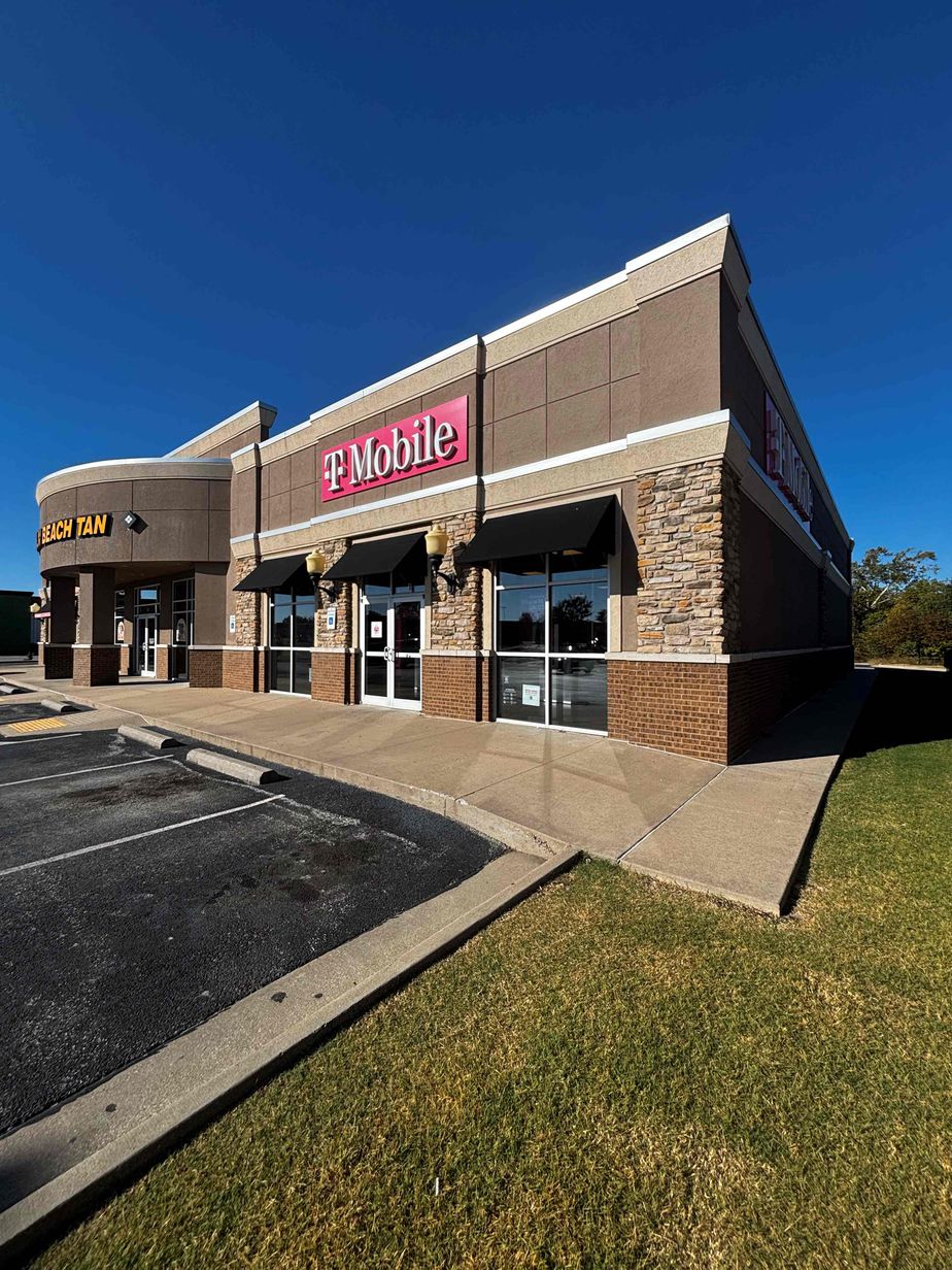 Exterior photo of T-Mobile Store at Promenade & Rife Medical, Rogers, AR