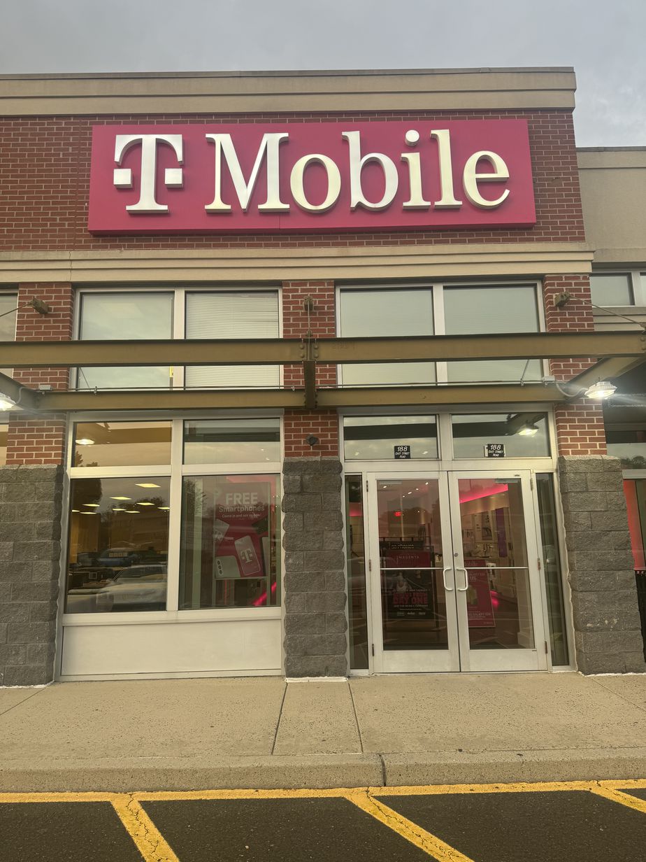 Exterior photo of T-Mobile Store at Lower Southampton Village, Feasterville Trevose, PA