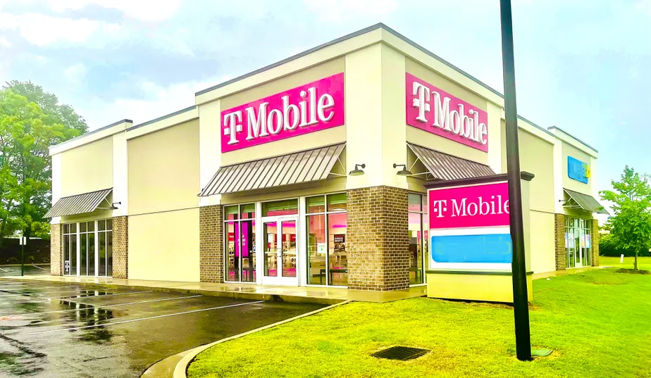 Foto del exterior de la tienda T-Mobile en Spalding Village, Griffin, GA