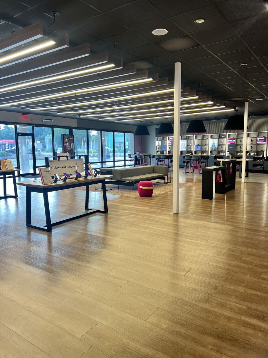 Interior photo of T-Mobile Store at Davis & Burgess, Pensacola, FL