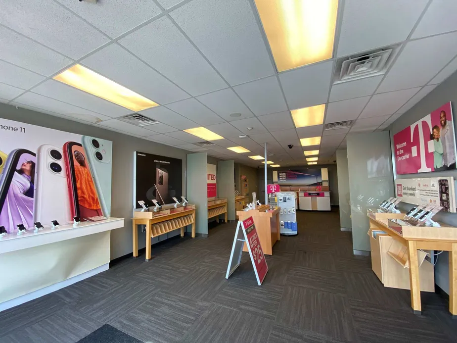 Interior photo of T-Mobile Store at Branson Hills Pkwy & I 65, Branson, MO