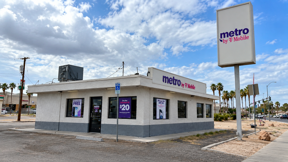 Metro by T-Mobile 3216 Civic Center Dr - 3216 Civic Center Dr 