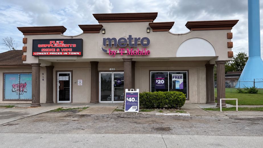 Metro by T-Mobile 919 Freeport St - 919 Freeport St 